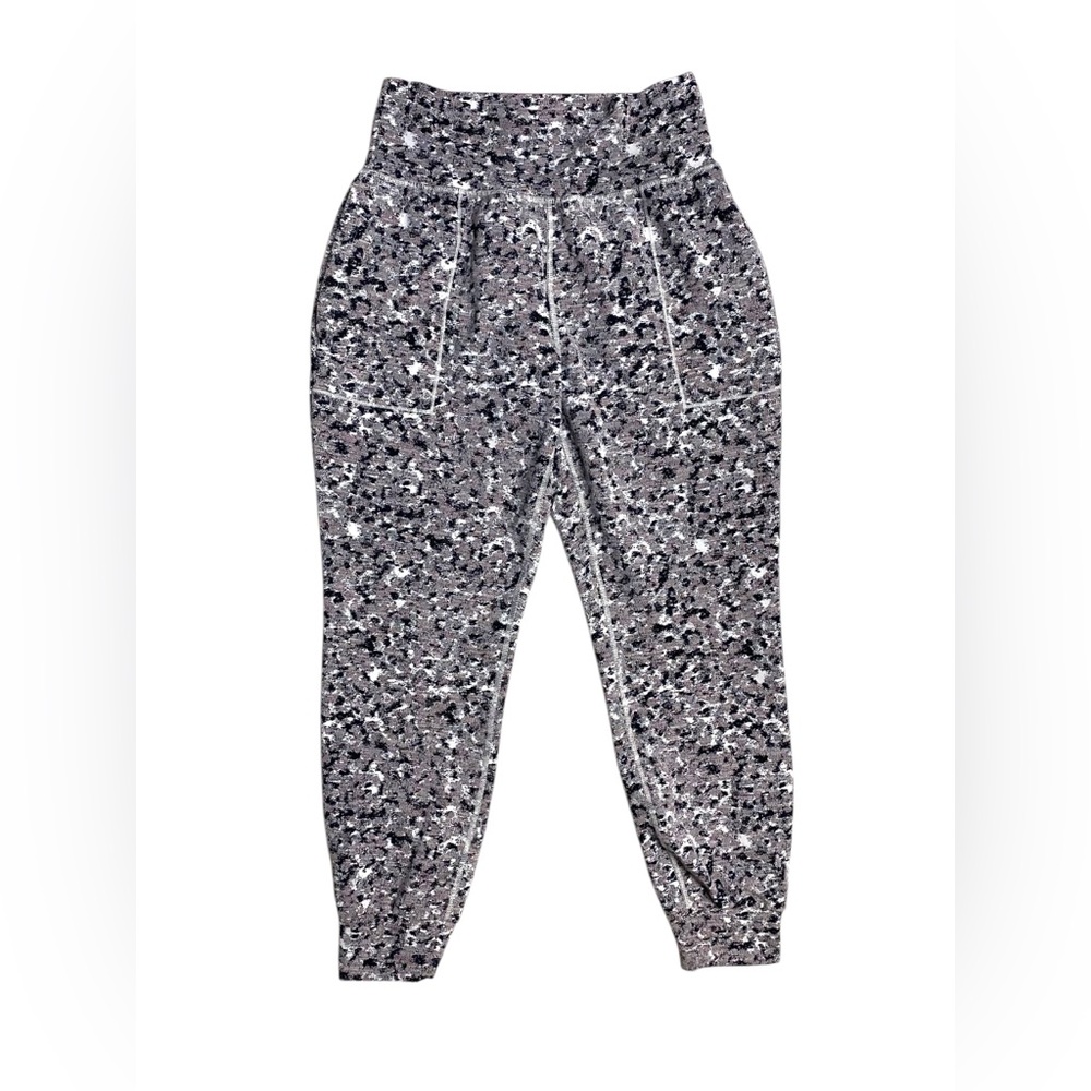 Athleta | Medium Salutation‎ Textured Jogger Meadow Decadent Chocolate Print